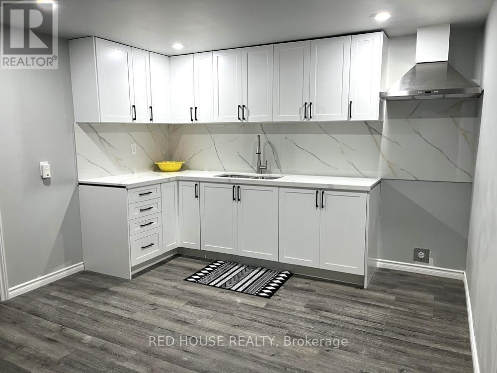 Room 1 - 4 Brennan Road, Ajax, ON - Indoor Photo Showing Kitchen