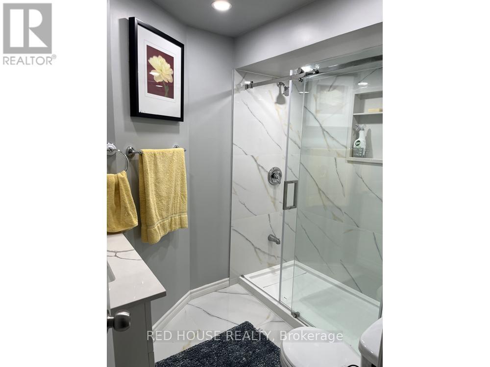 Room 1 - 4 Brennan Road, Ajax, ON - Indoor Photo Showing Bathroom