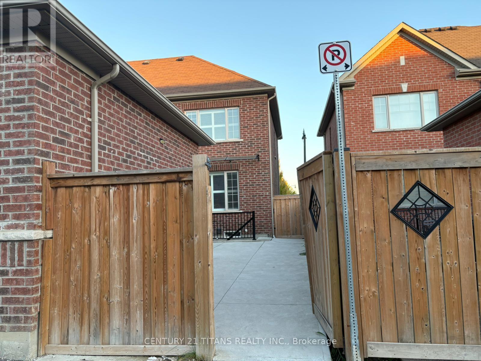 Main - 18 Primo Road, Brampton, ON - Outdoor With Exterior