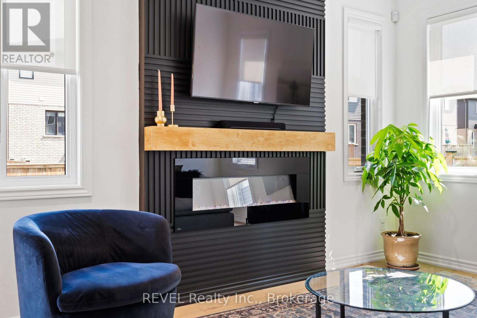 8045 Brookside Drive, Niagara Falls (Ascot), ON -