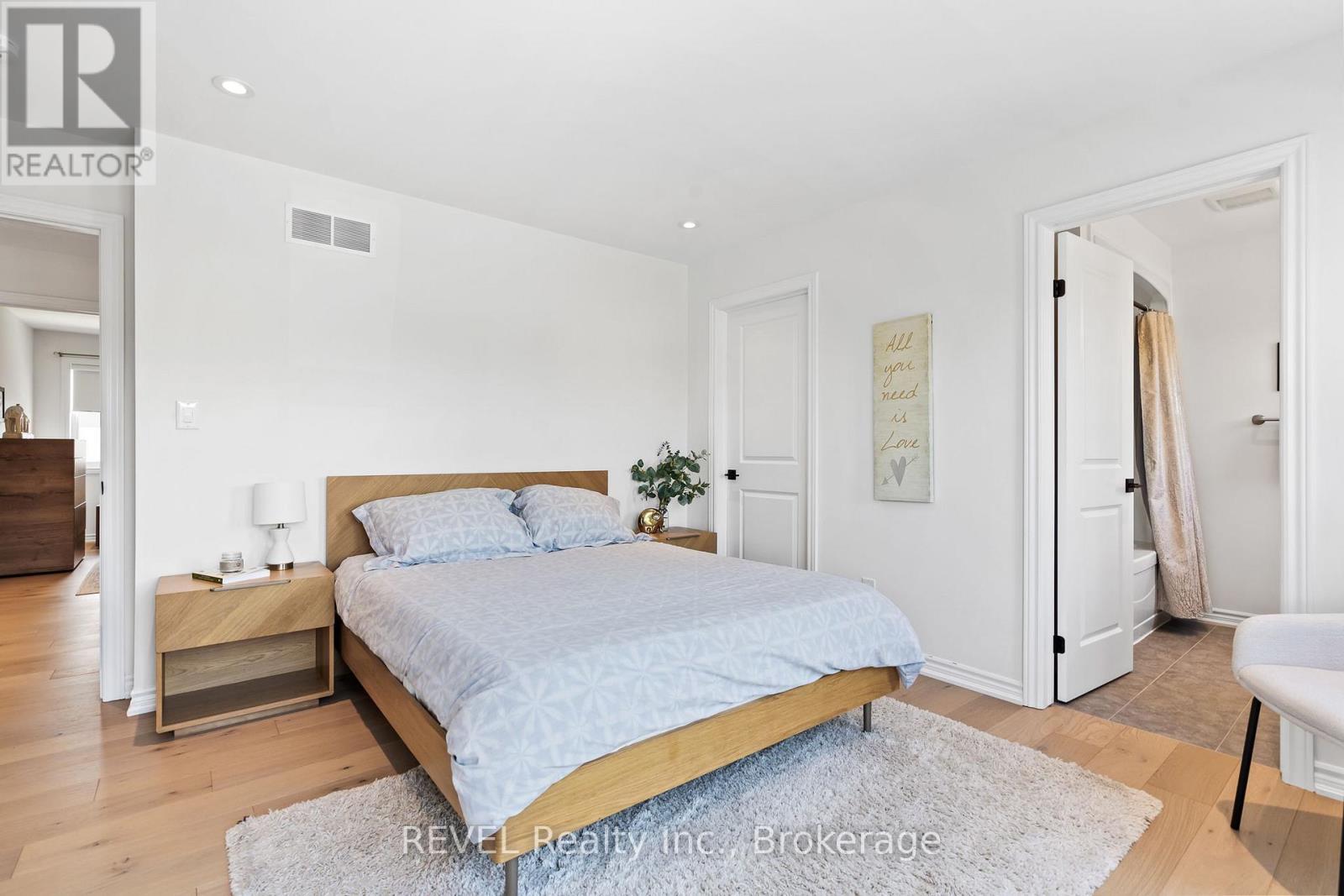 8045 Brookside Drive, Niagara Falls (Ascot), ON - Indoor Photo Showing Bedroom