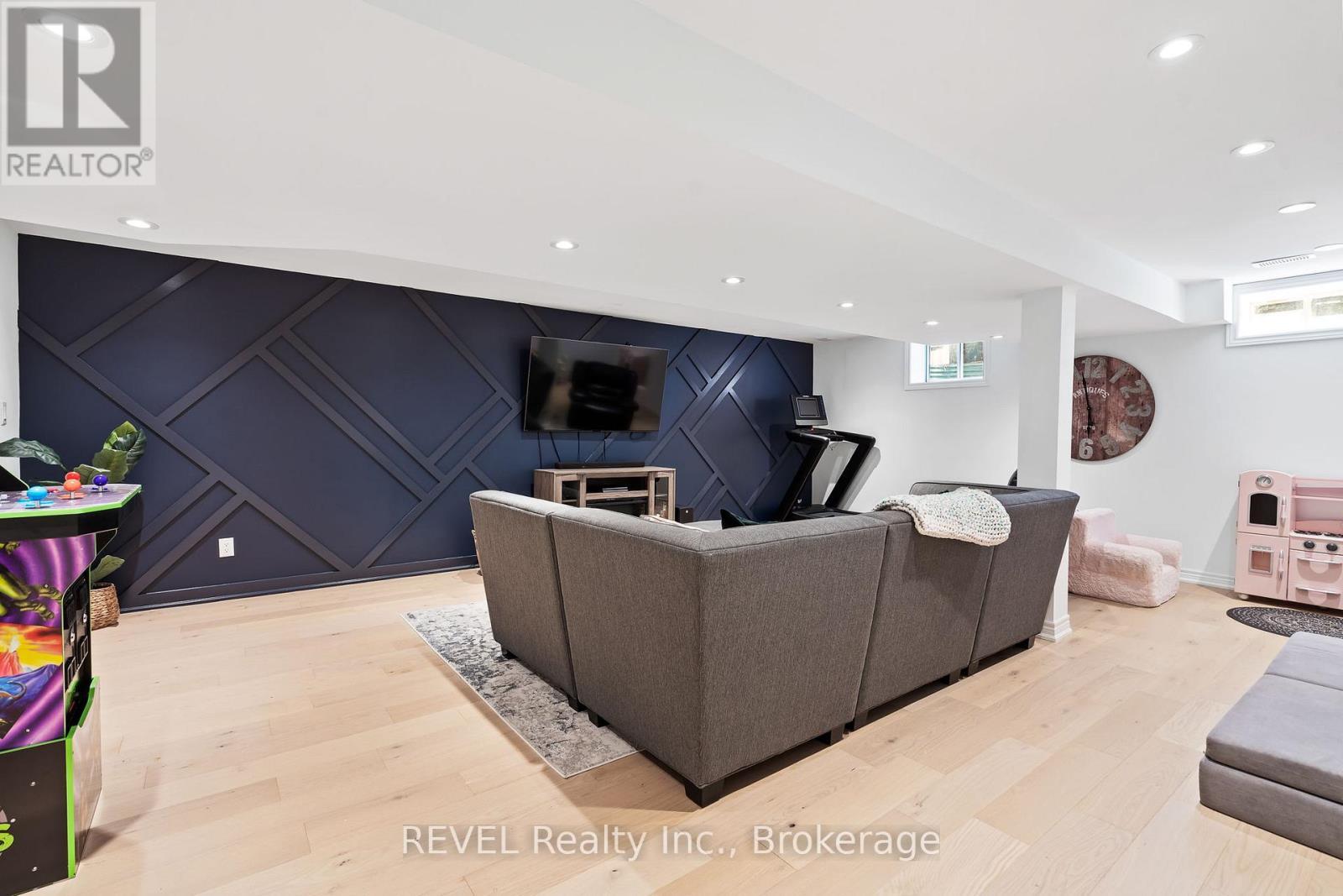 8045 Brookside Drive, Niagara Falls (Ascot), ON - Indoor