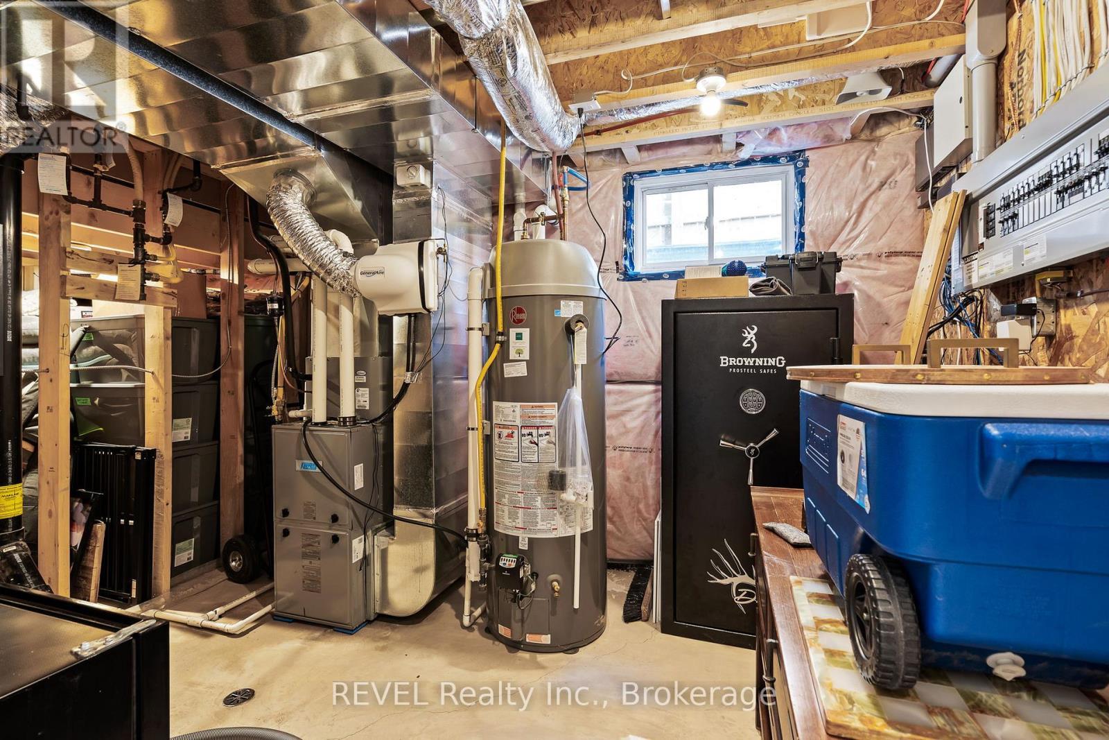 8045 Brookside Drive, Niagara Falls (Ascot), ON - Indoor Photo Showing Basement