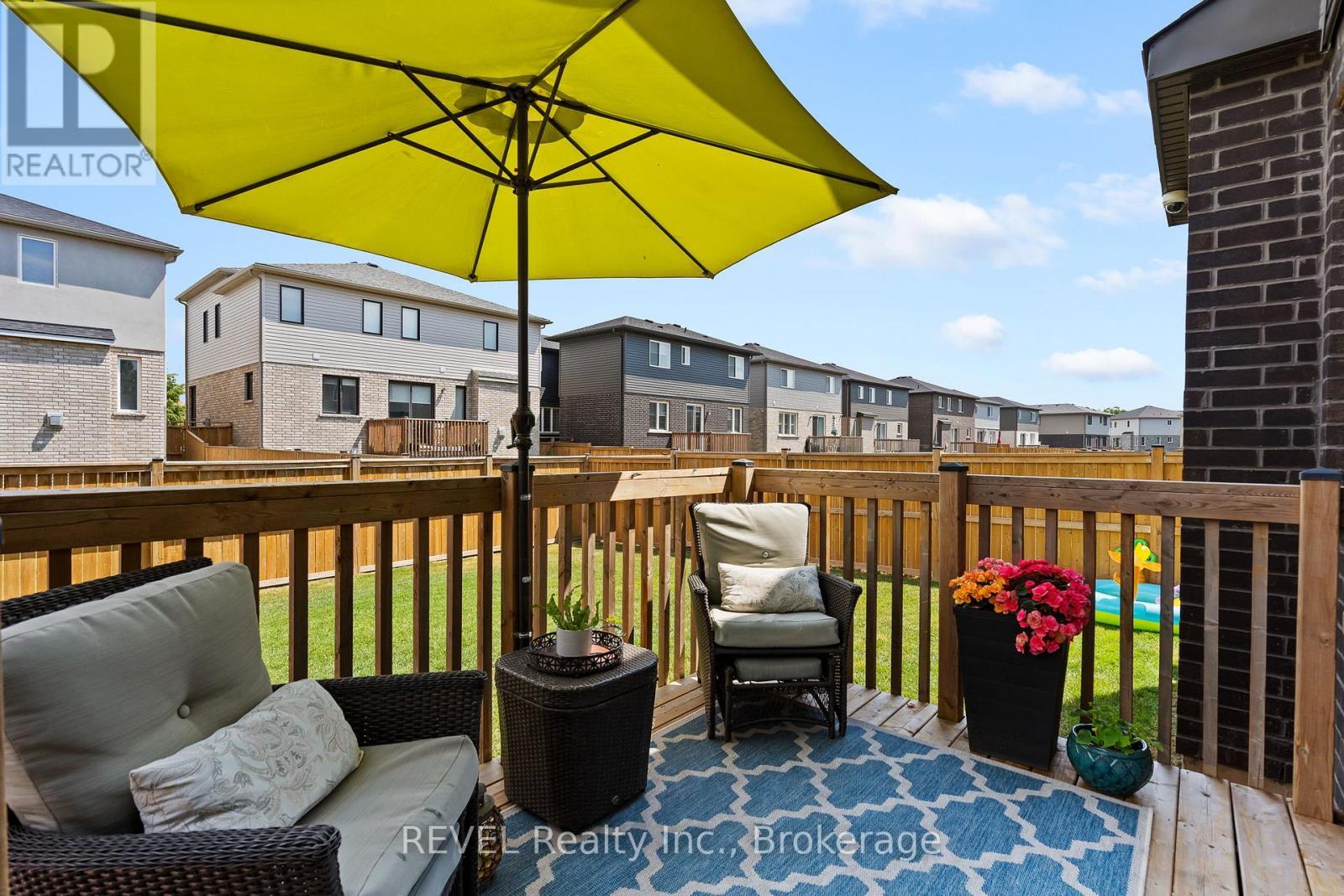 8045 Brookside Drive, Niagara Falls (Ascot), ON - Outdoor With Exterior