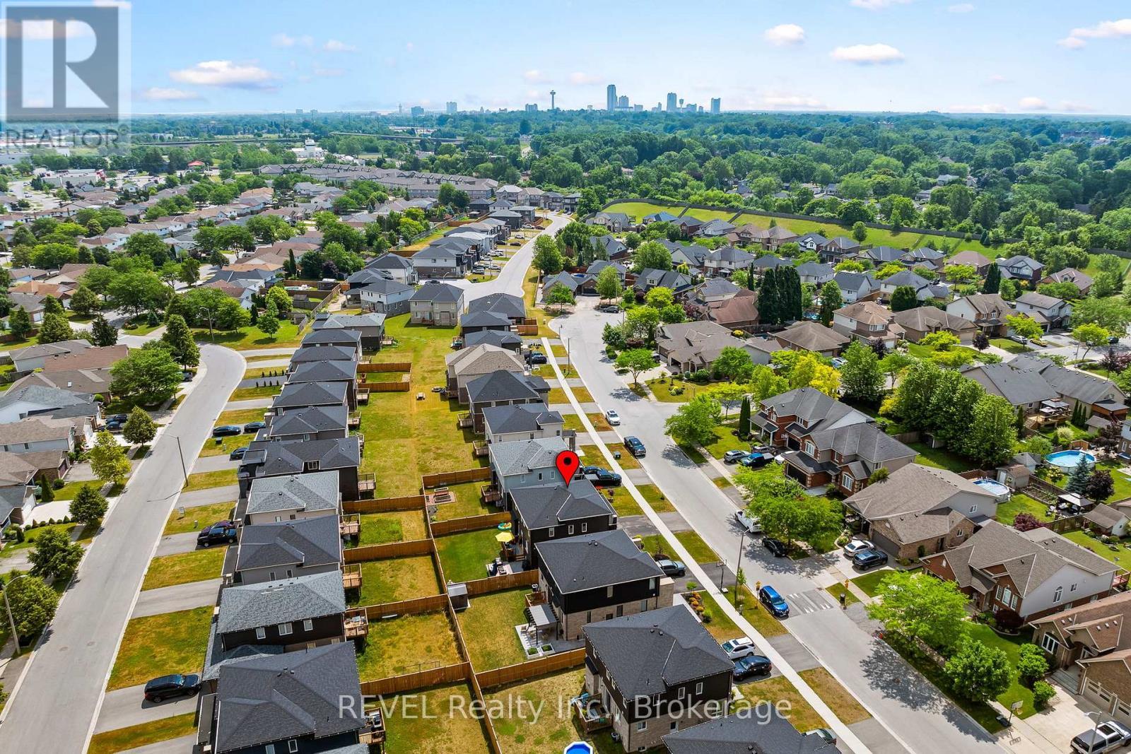 8045 Brookside Drive, Niagara Falls (Ascot), ON - Outdoor With View