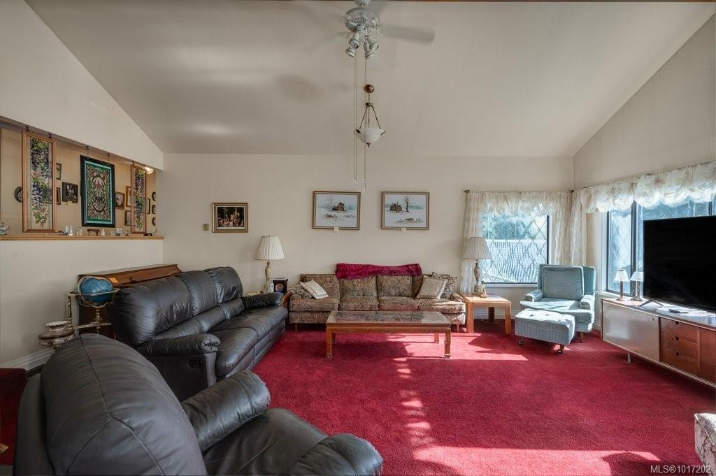 2983 Northwest Bay Rd, Nanoose Bay, BC