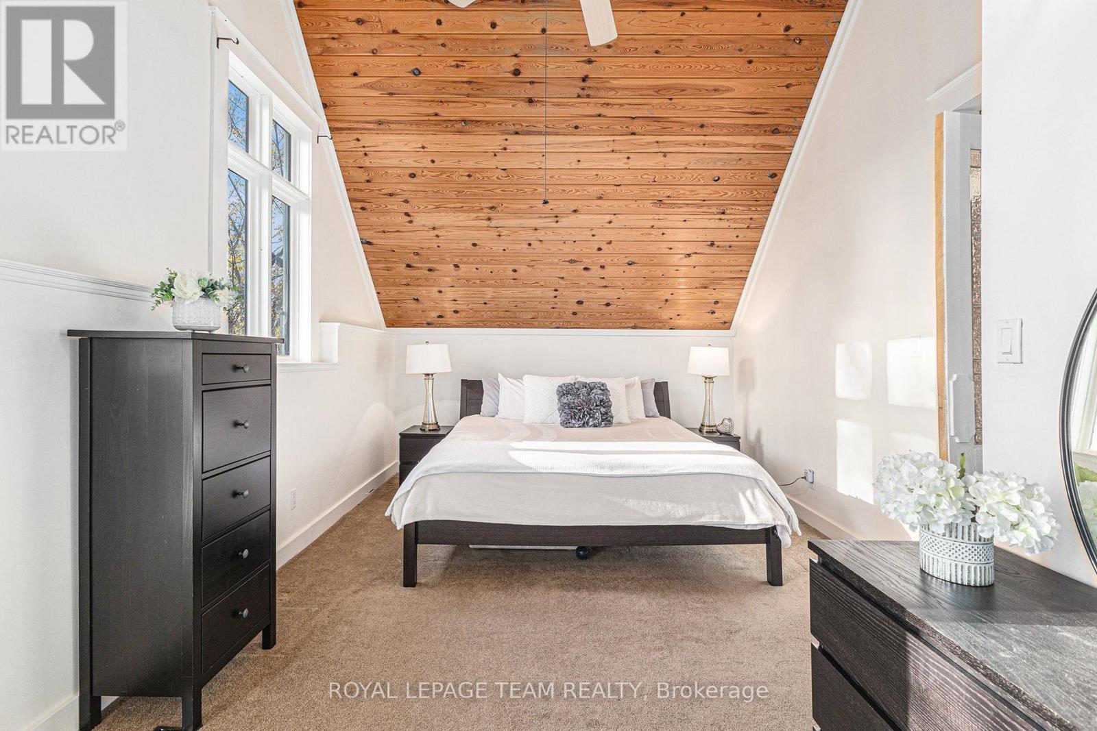 140 Creek Drive, Ottawa, ON - Indoor Photo Showing Bedroom
