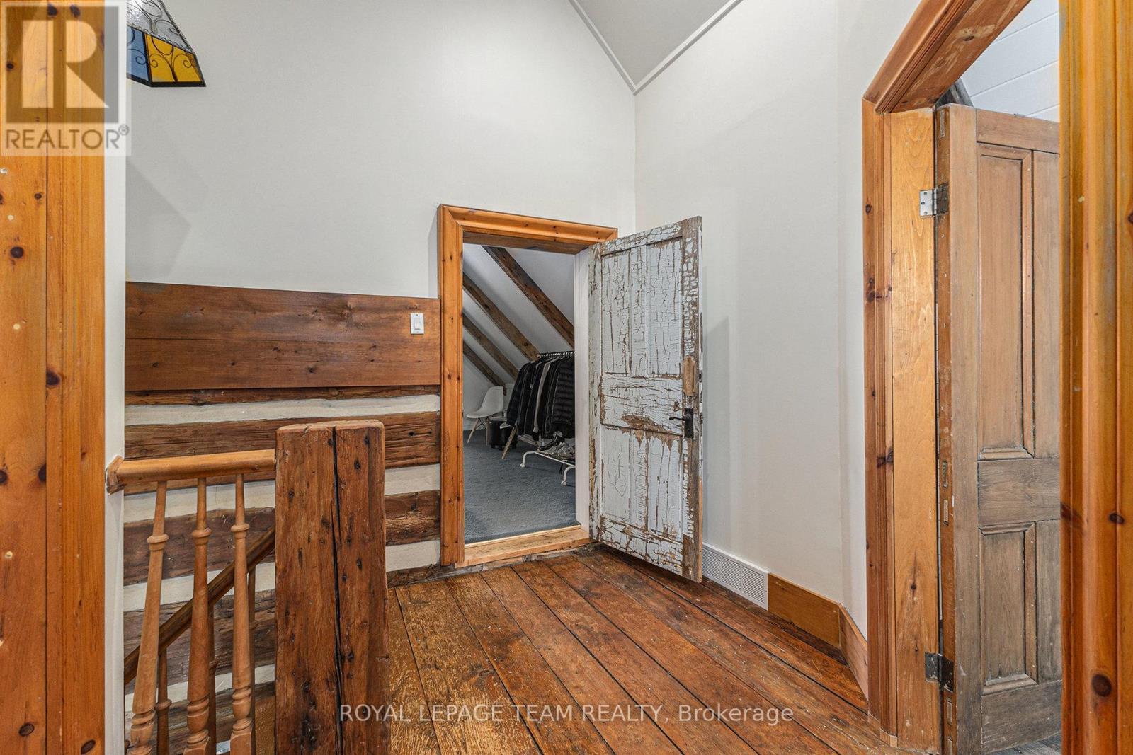 140 Creek Drive, Ottawa, ON - Indoor Photo Showing Other Room