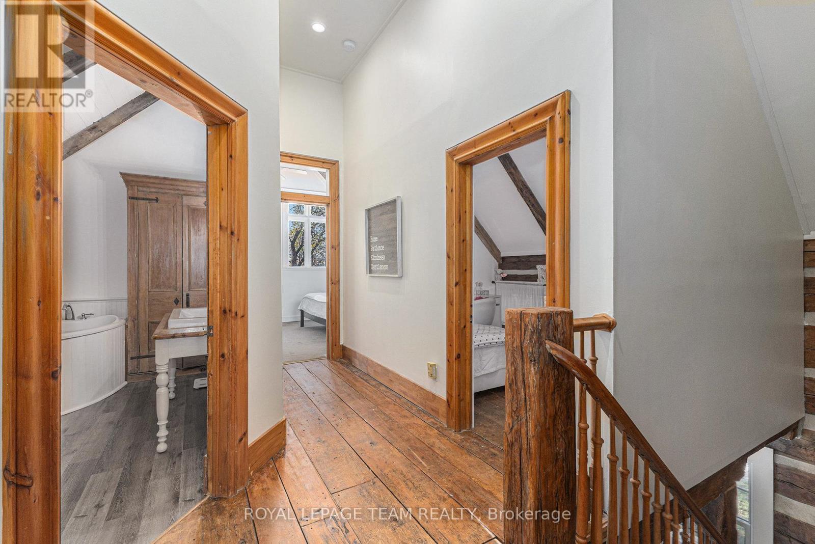 140 Creek Drive, Ottawa, ON - Indoor Photo Showing Other Room