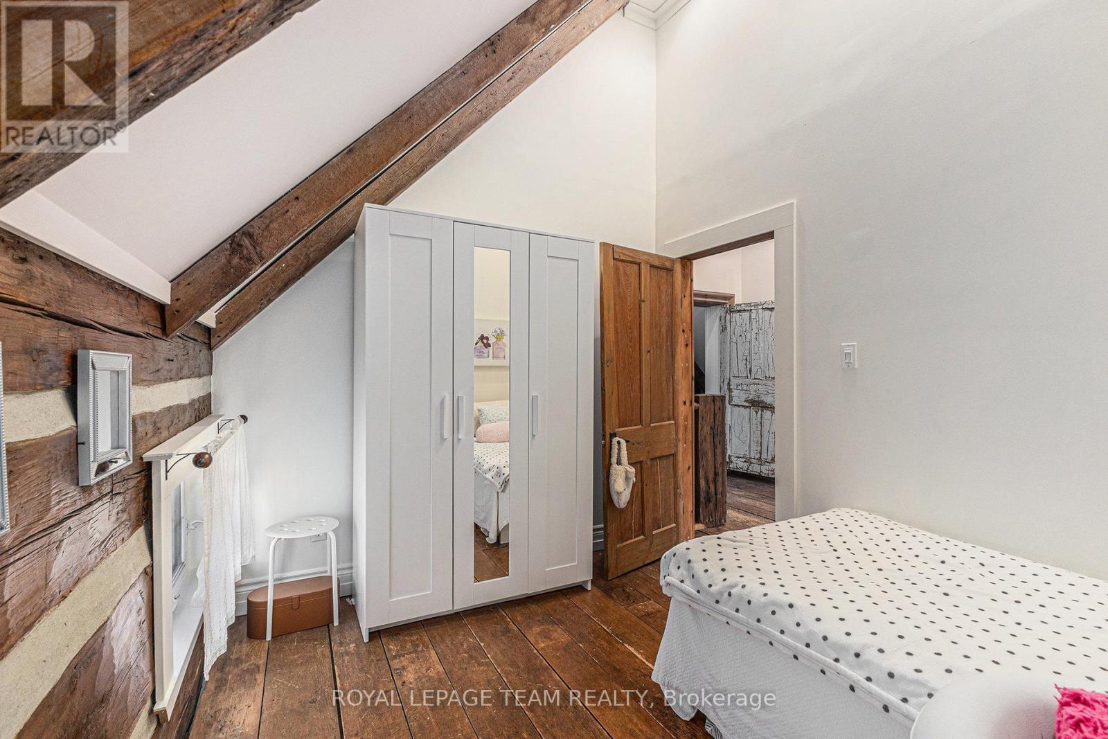 140 Creek Drive, Ottawa, ON - Indoor Photo Showing Bedroom