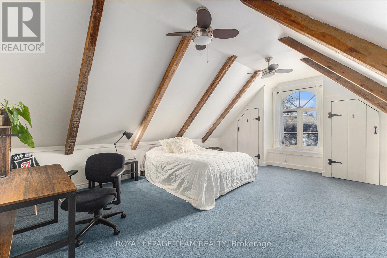 140 Creek Drive, Ottawa, ON - Indoor Photo Showing Bedroom