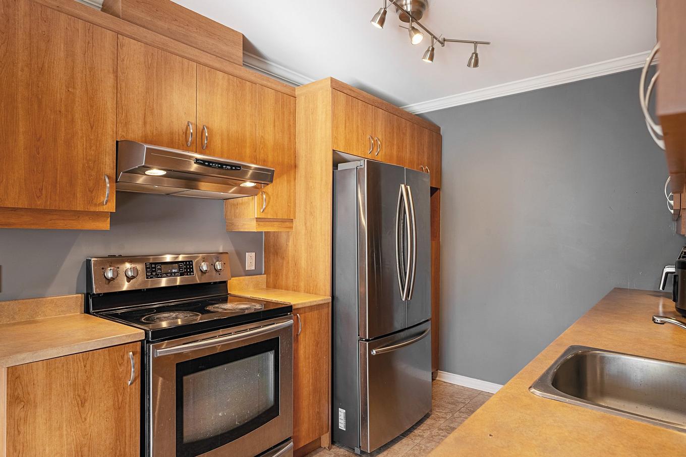 Kitchen - 8-8645 Place Du Charpentier, Mirabel, QC - Indoor Photo Showing Kitchen