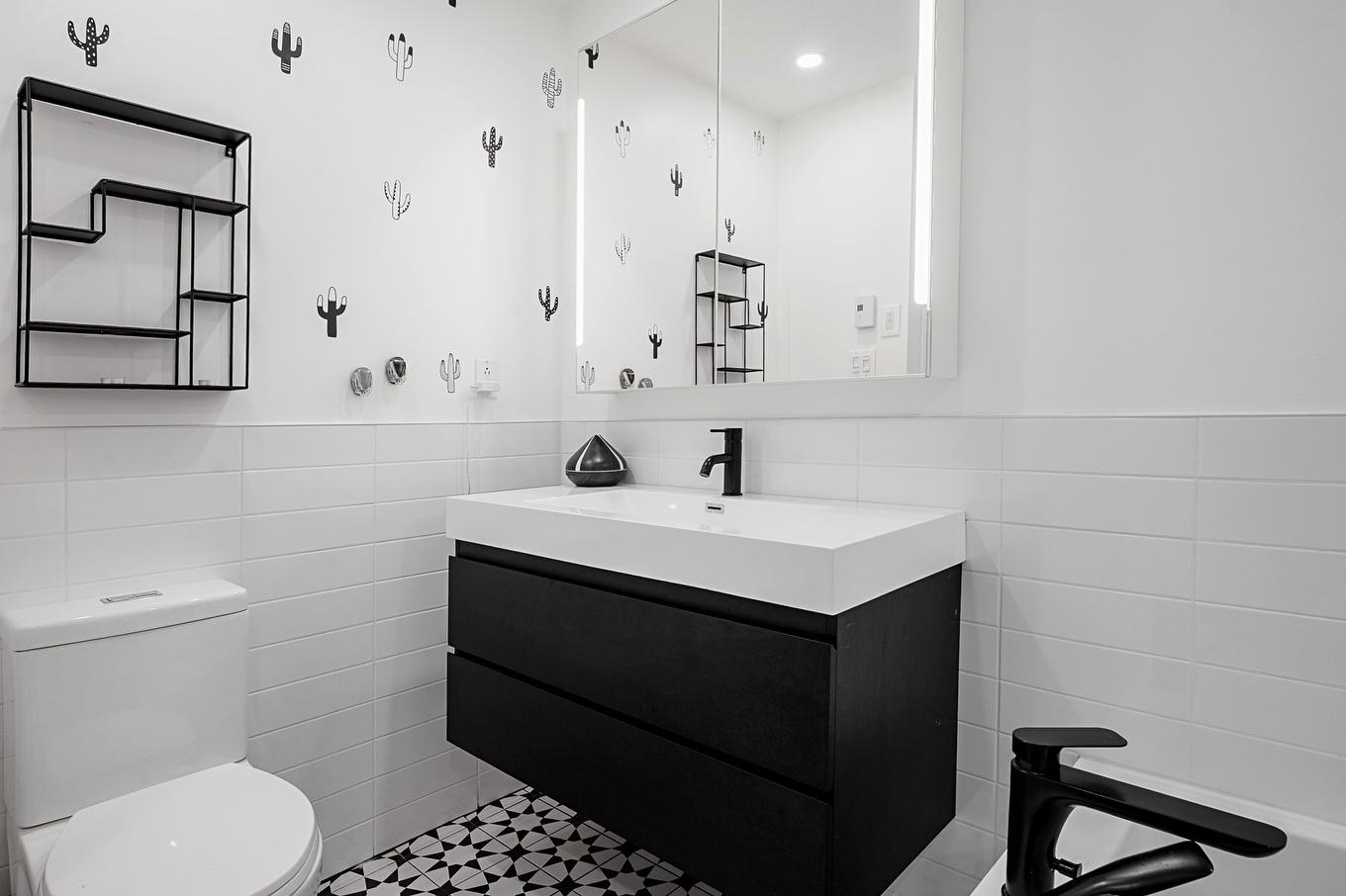 Bathroom - 8-8645 Place Du Charpentier, Mirabel, QC - Indoor Photo Showing Bathroom