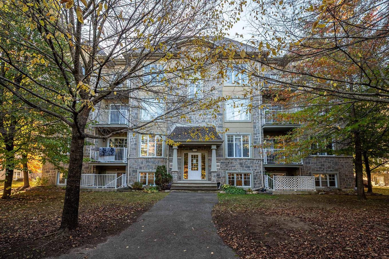 Frontage - 8-8645 Place Du Charpentier, Mirabel, QC - Outdoor With Facade