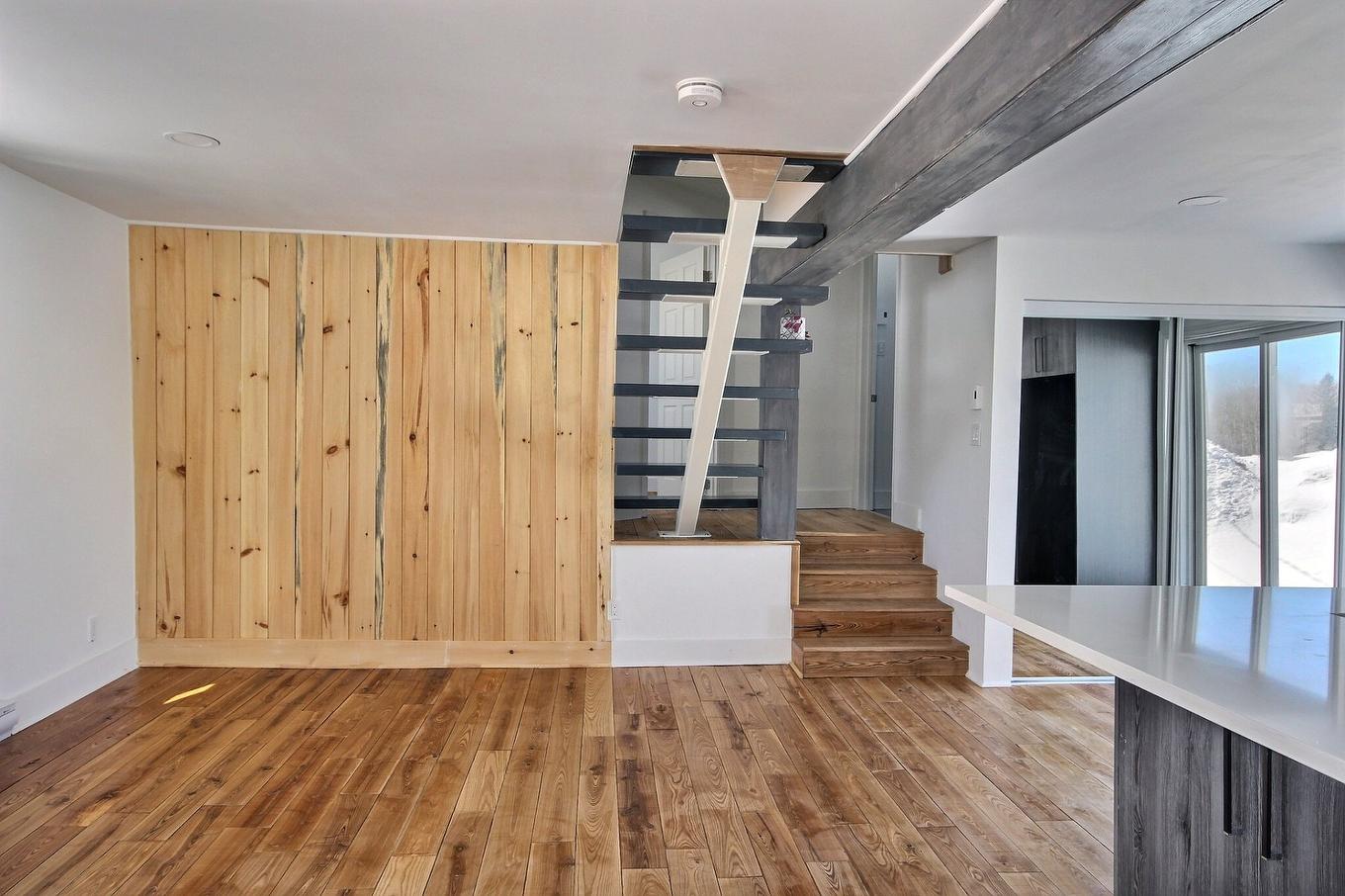 Living room - 45 Rue D'Arntfield, Rouyn-Noranda, QC - Indoor Photo Showing Other Room