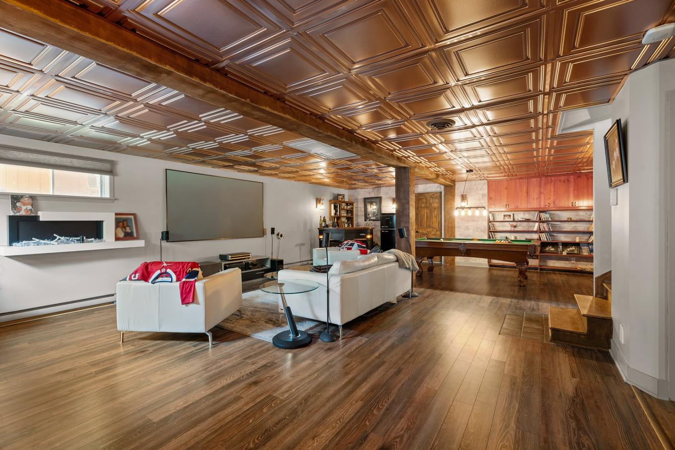 Salle familiale - 513 Rue Des Sous-Bois, Sainte-Agathe-Des-Monts, QC - Indoor Photo Showing Other Room