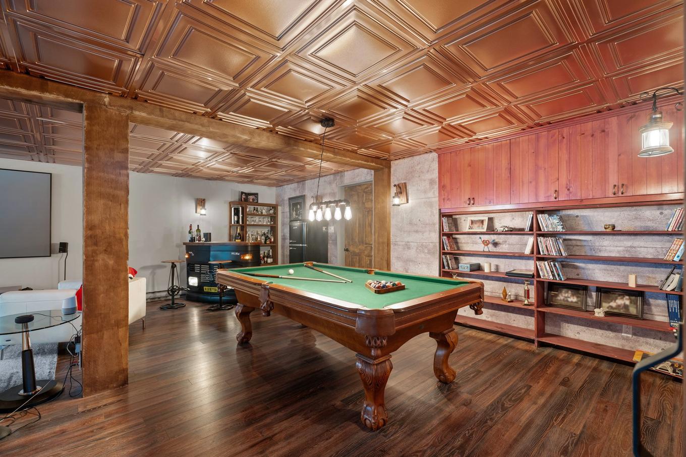 Salle familiale - 513 Rue Des Sous-Bois, Sainte-Agathe-Des-Monts, QC - Indoor Photo Showing Other Room