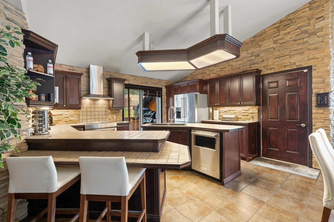 Cuisine - 513 Rue Des Sous-Bois, Sainte-Agathe-Des-Monts, QC - Indoor