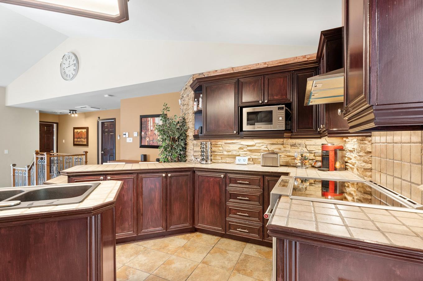Cuisine - 513 Rue Des Sous-Bois, Sainte-Agathe-Des-Monts, QC - Indoor Photo Showing Kitchen