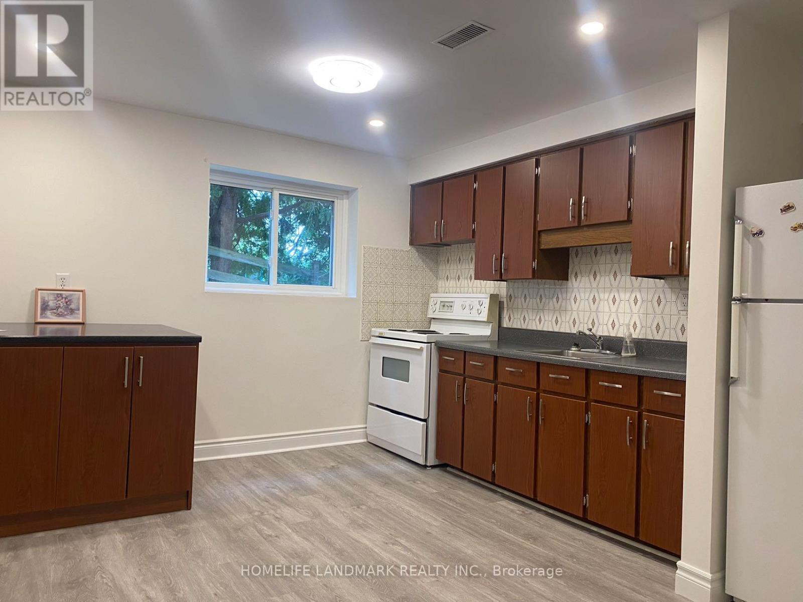 Lower - 1052 Elgin Street, Newmarket, ON - Indoor Photo Showing Kitchen