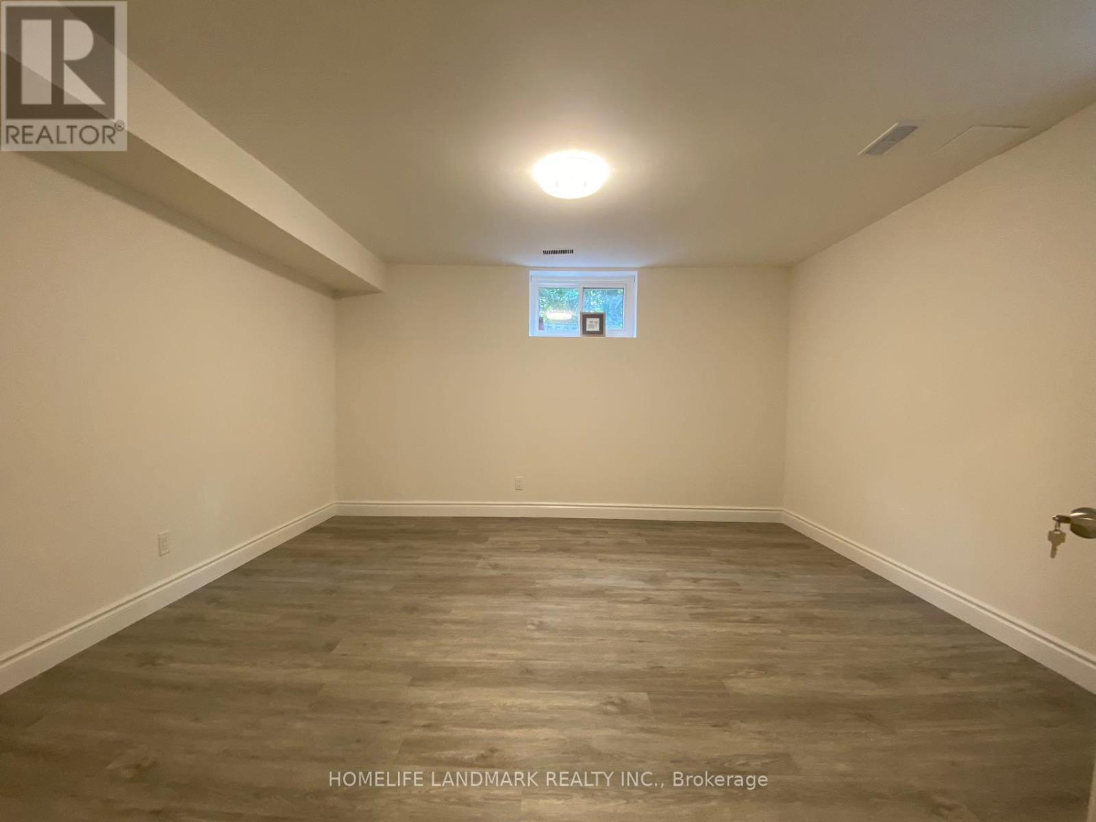 Lower - 1052 Elgin Street, Newmarket, ON - Indoor Photo Showing Other Room