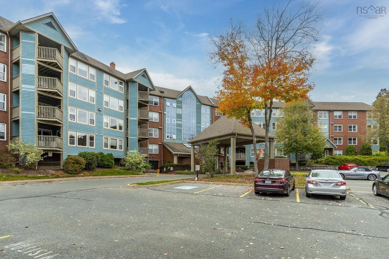 304 2 Lake Drive, Bedford, NS