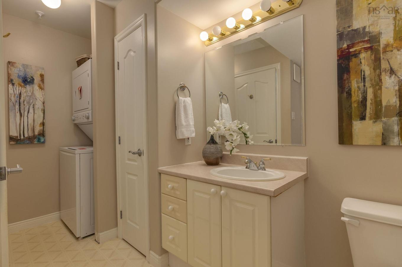 304 2 Lake Drive, Bedford, NS