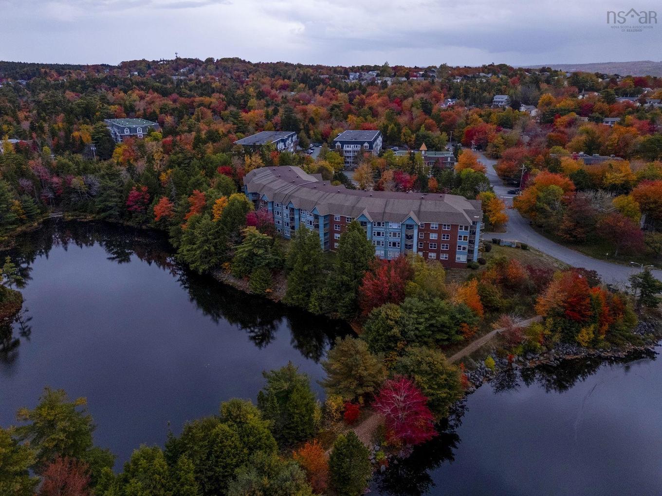 304 2 Lake Drive, Bedford, NS