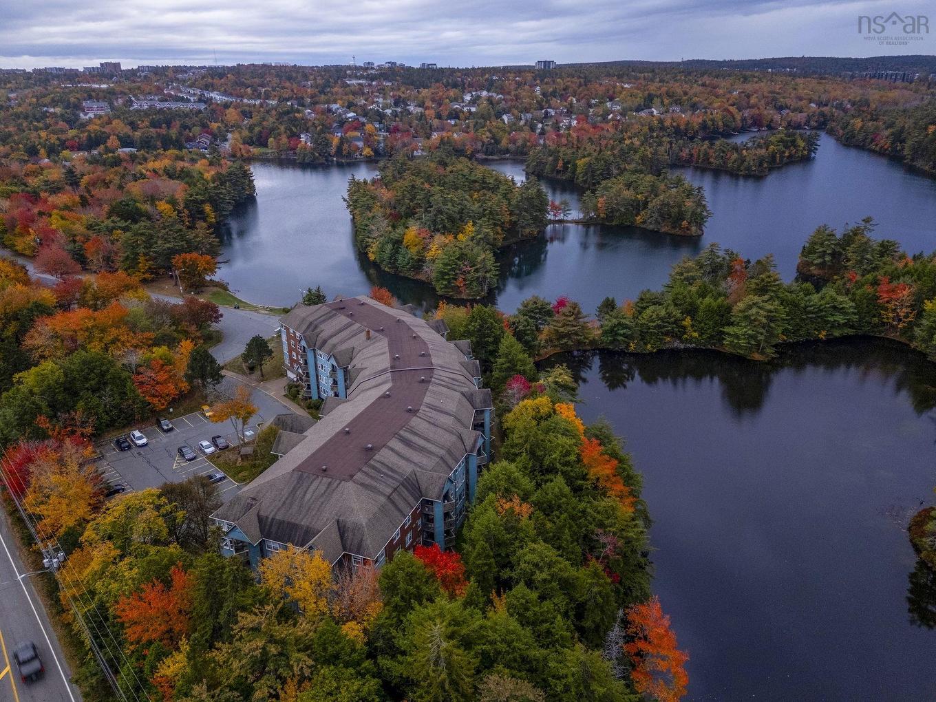 304 2 Lake Drive, Bedford, NS