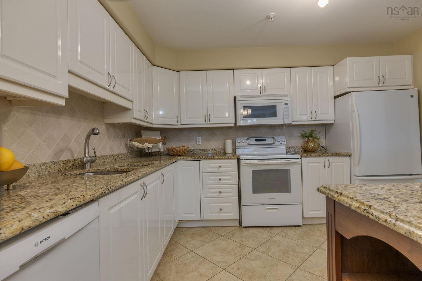 304 2 Lake Drive, Bedford, NS