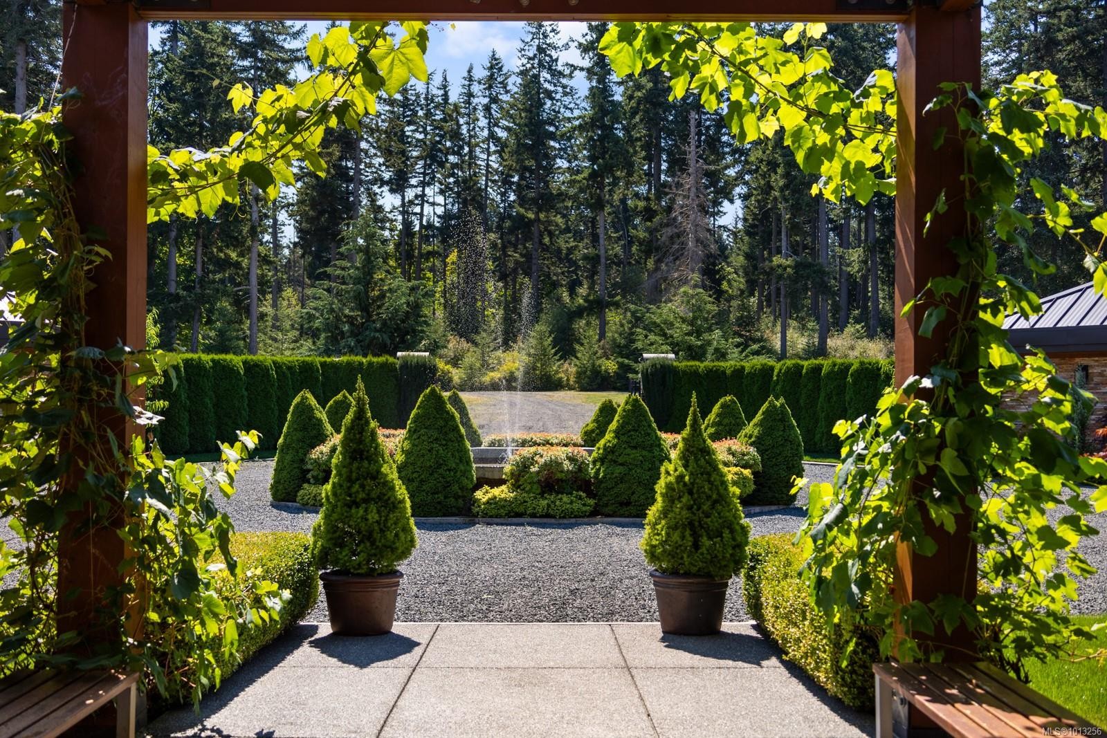 7939 Lenwood Rd, Merville, BC