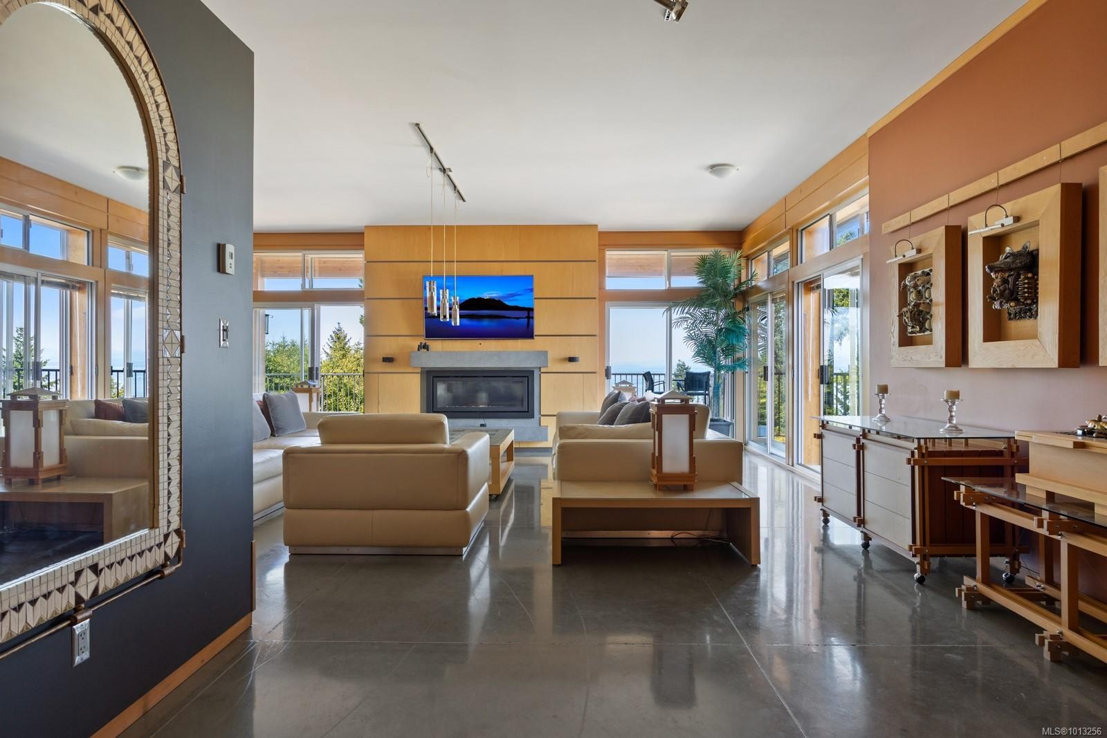 7939 Lenwood Rd, Merville, BC