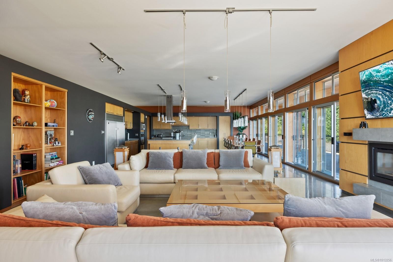 7939 Lenwood Rd, Merville, BC