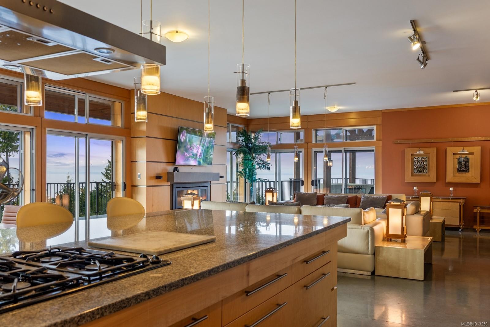 7939 Lenwood Rd, Merville, BC