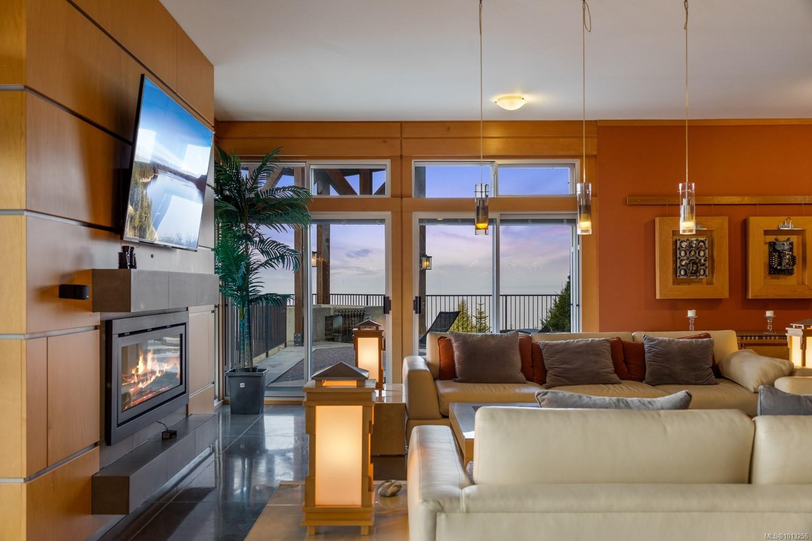 7939 Lenwood Rd, Merville, BC