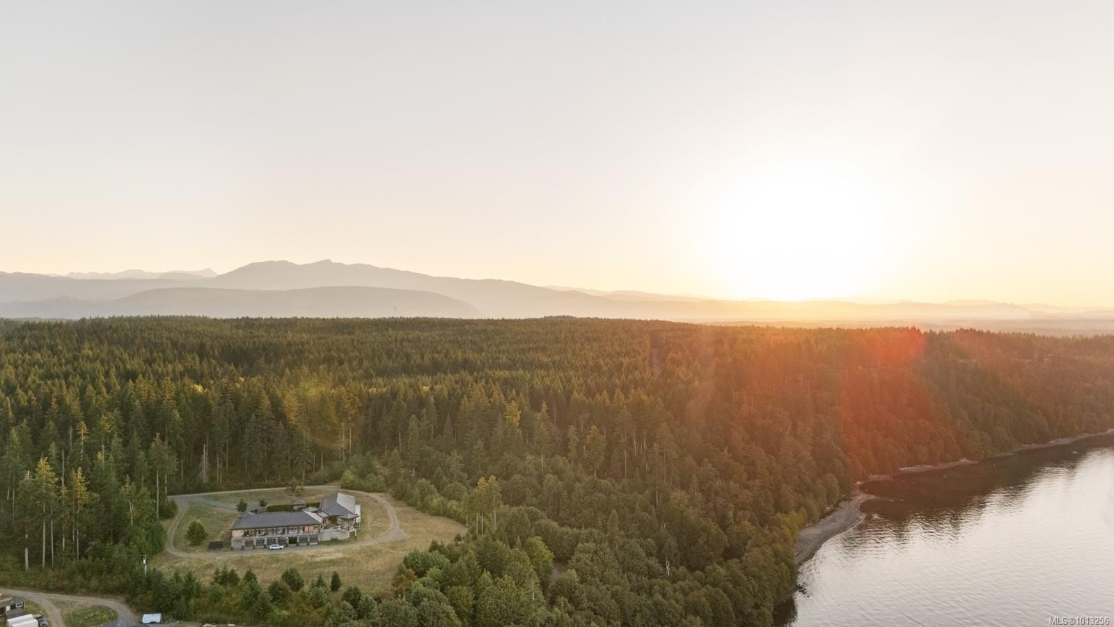 7939 Lenwood Rd, Merville, BC