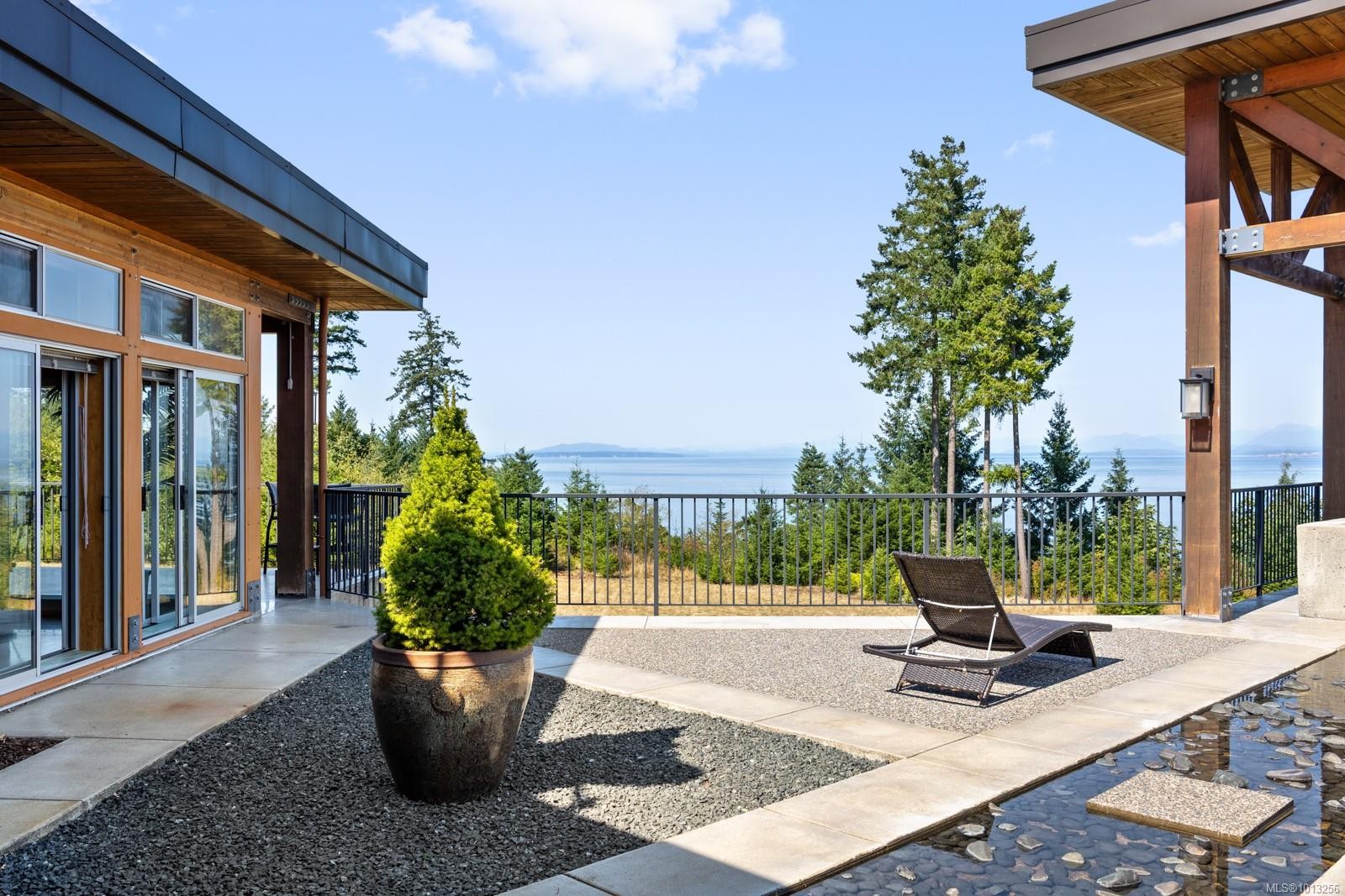 7939 Lenwood Rd, Merville, BC