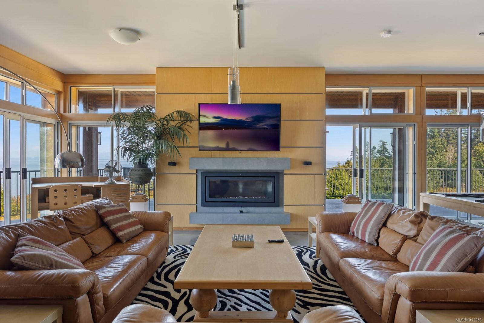 7939 Lenwood Rd, Merville, BC