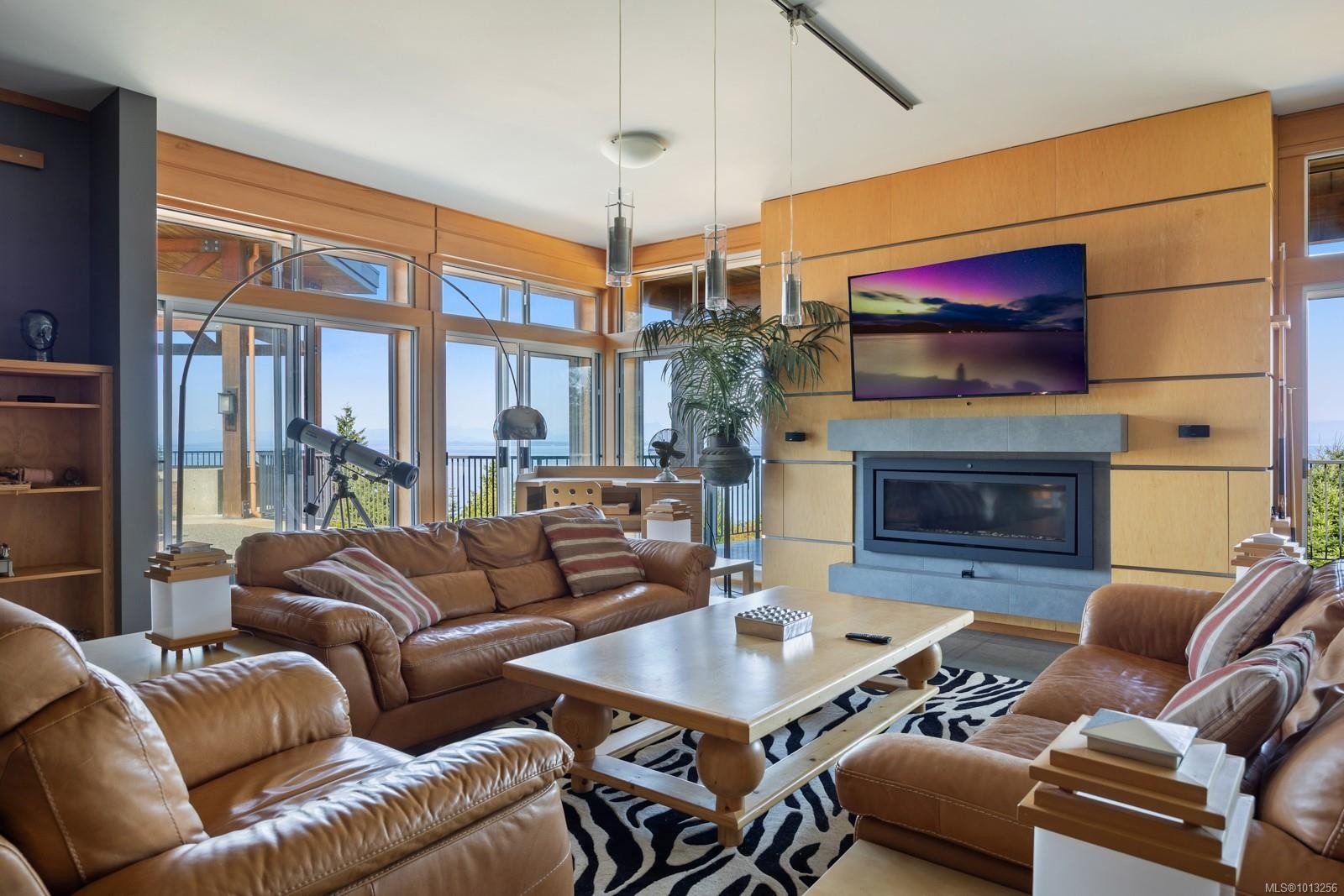 7939 Lenwood Rd, Merville, BC