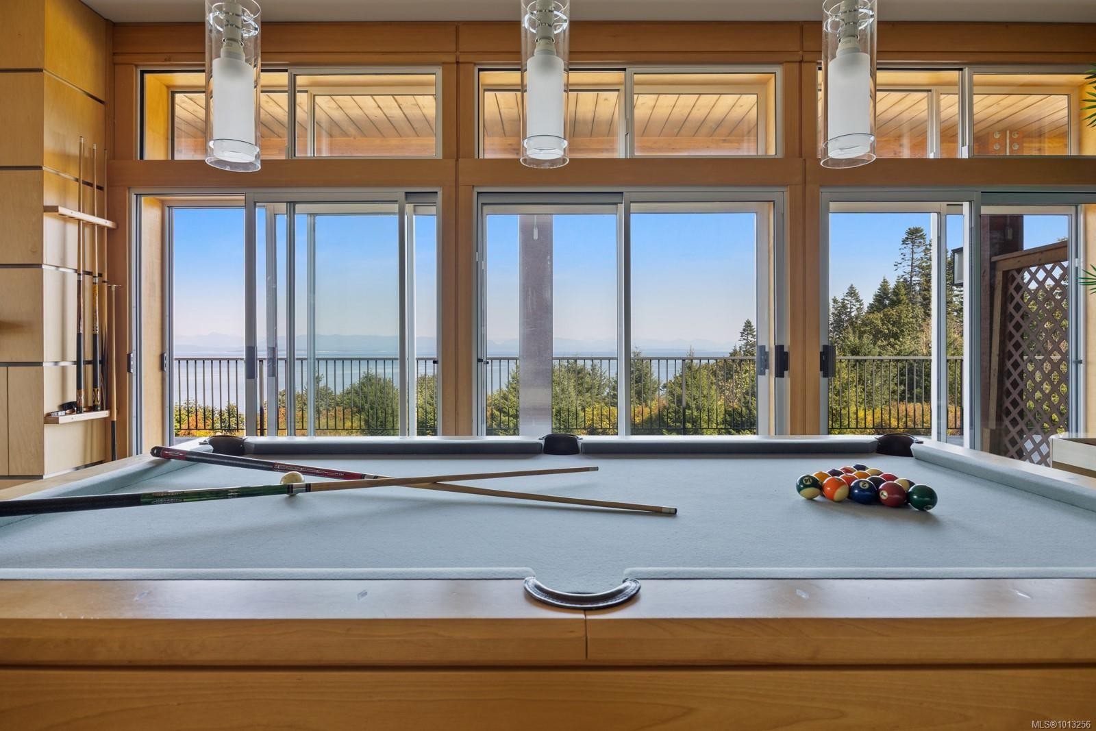 7939 Lenwood Rd, Merville, BC