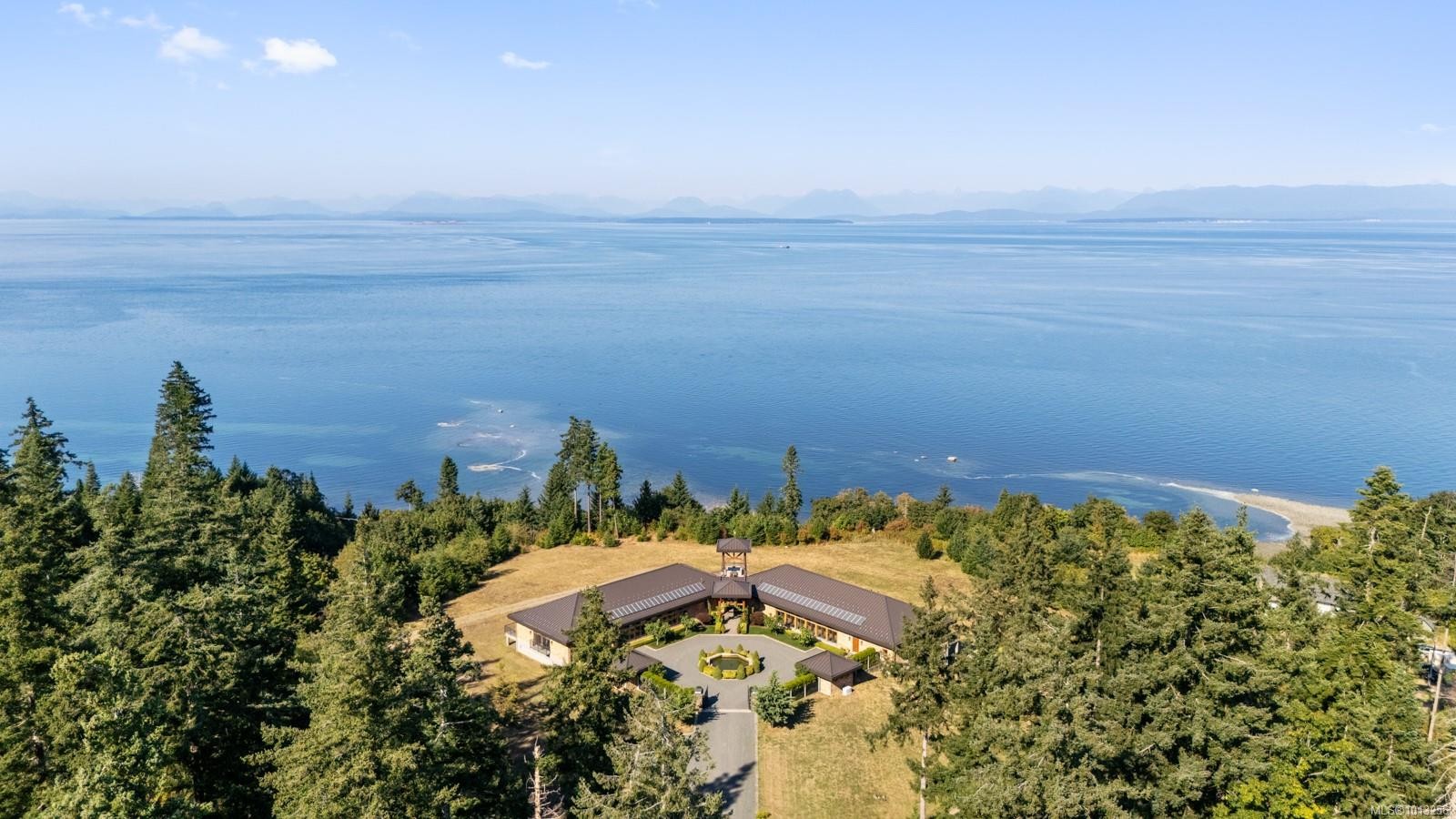 7939 Lenwood Rd, Merville, BC