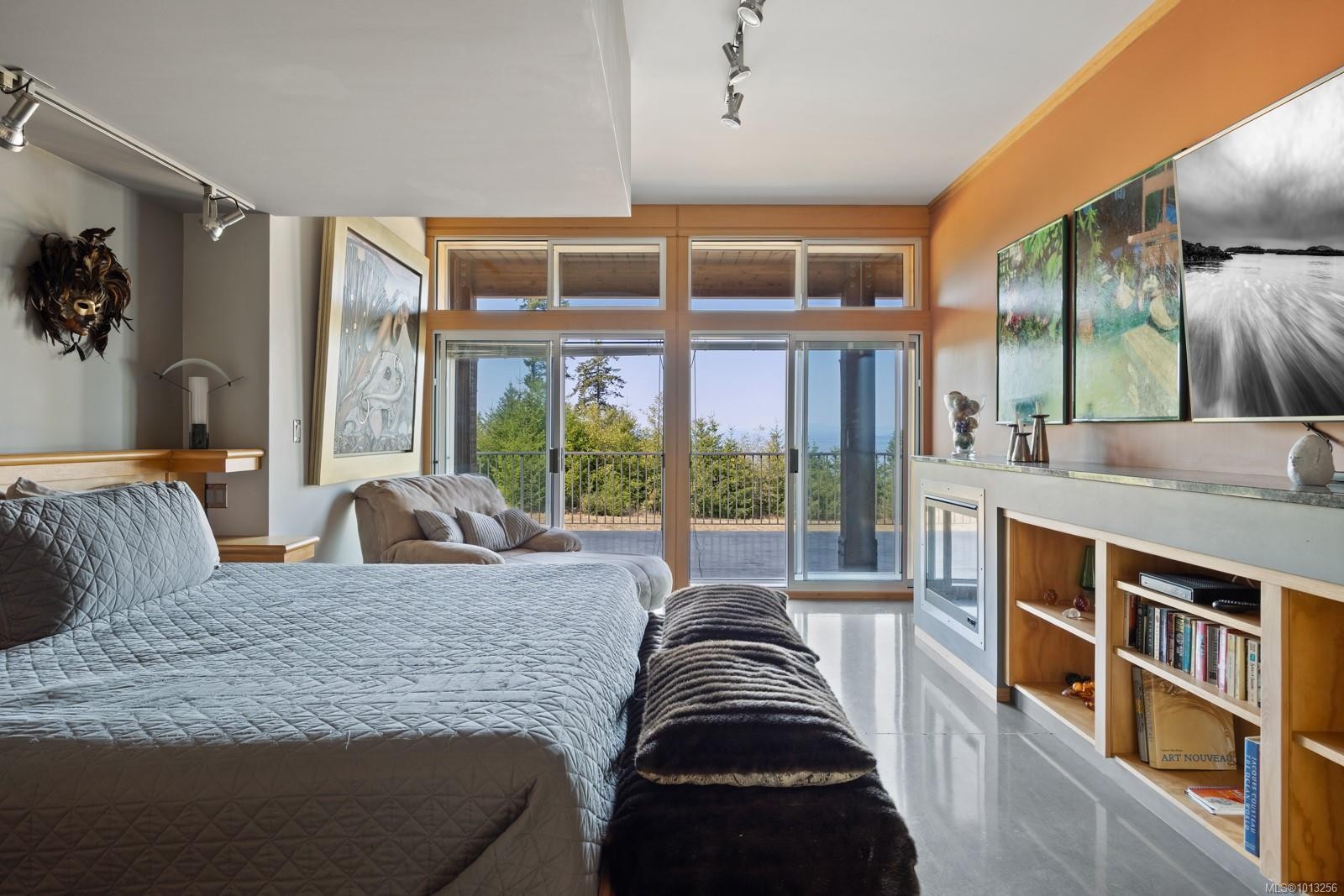 7939 Lenwood Rd, Merville, BC