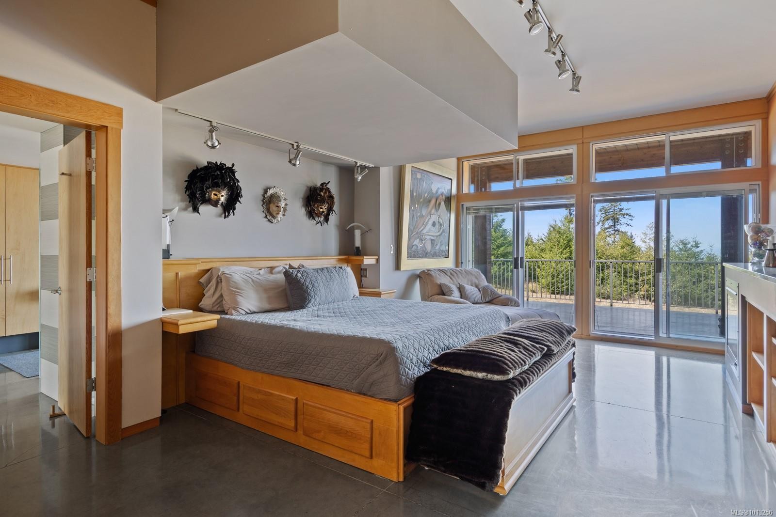 7939 Lenwood Rd, Merville, BC