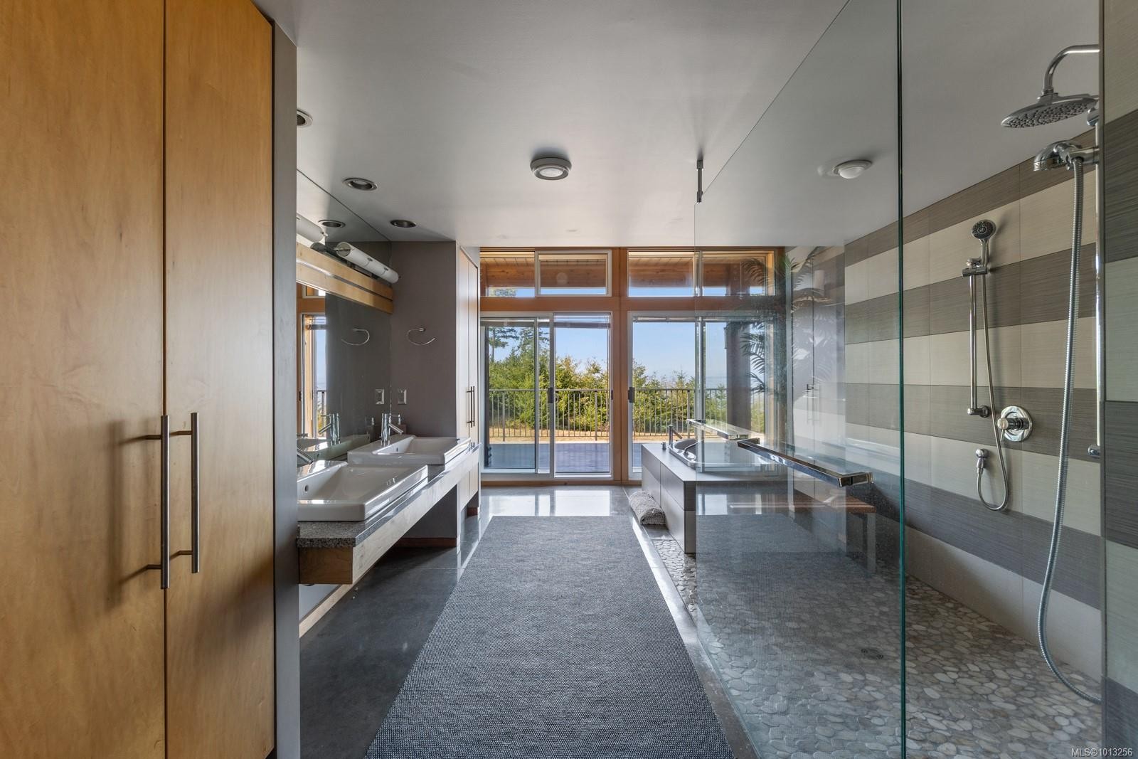 7939 Lenwood Rd, Merville, BC