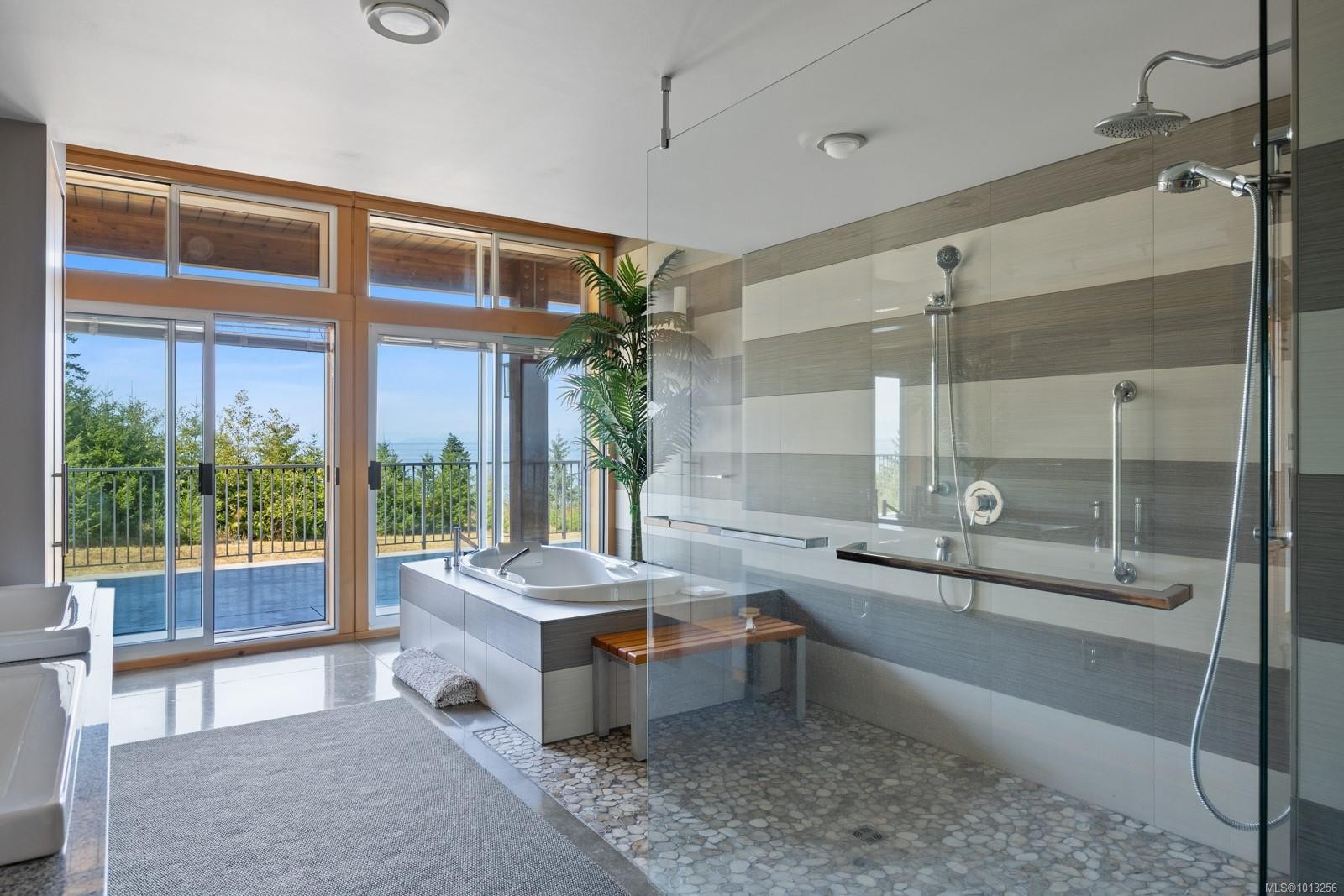 7939 Lenwood Rd, Merville, BC