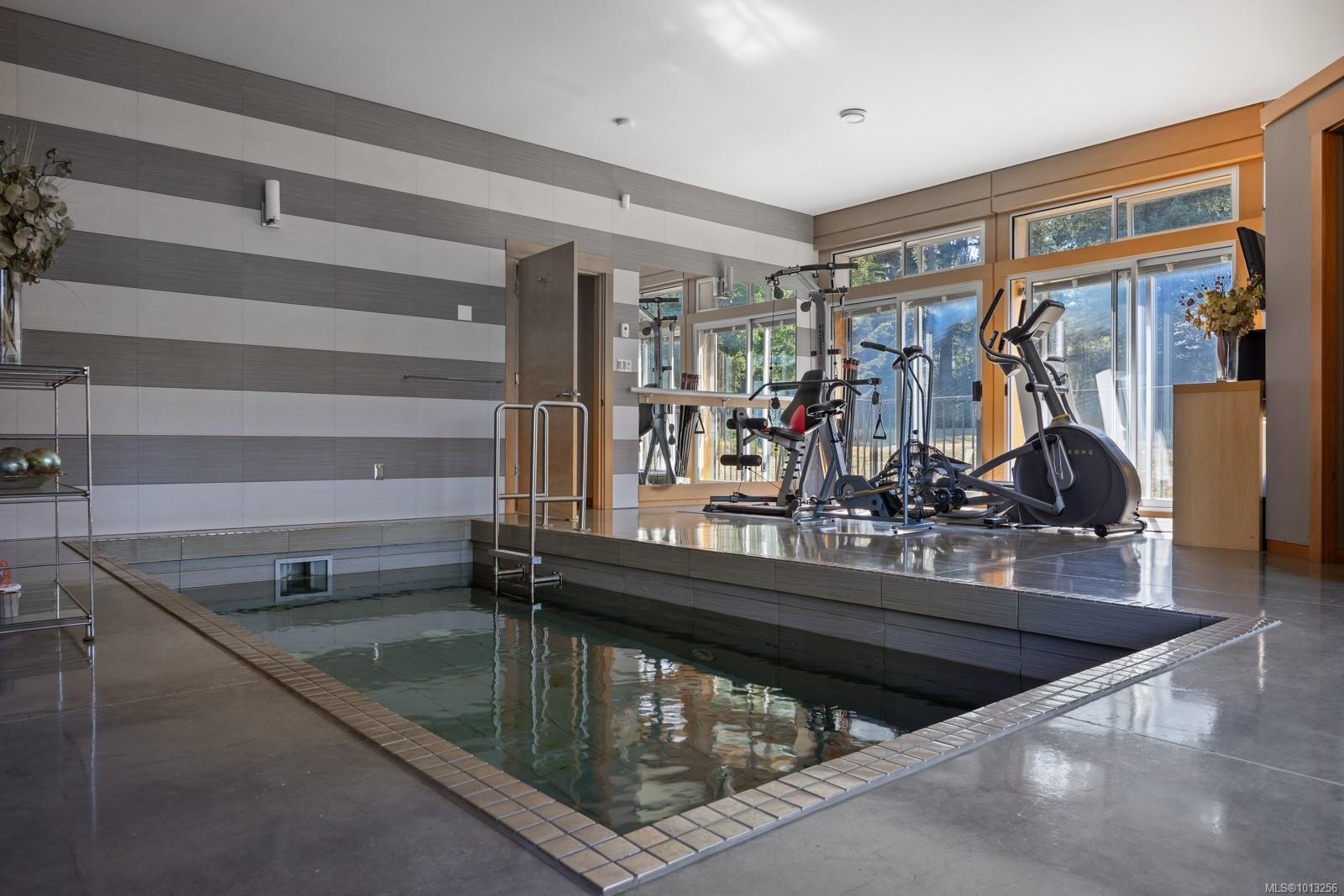 7939 Lenwood Rd, Merville, BC