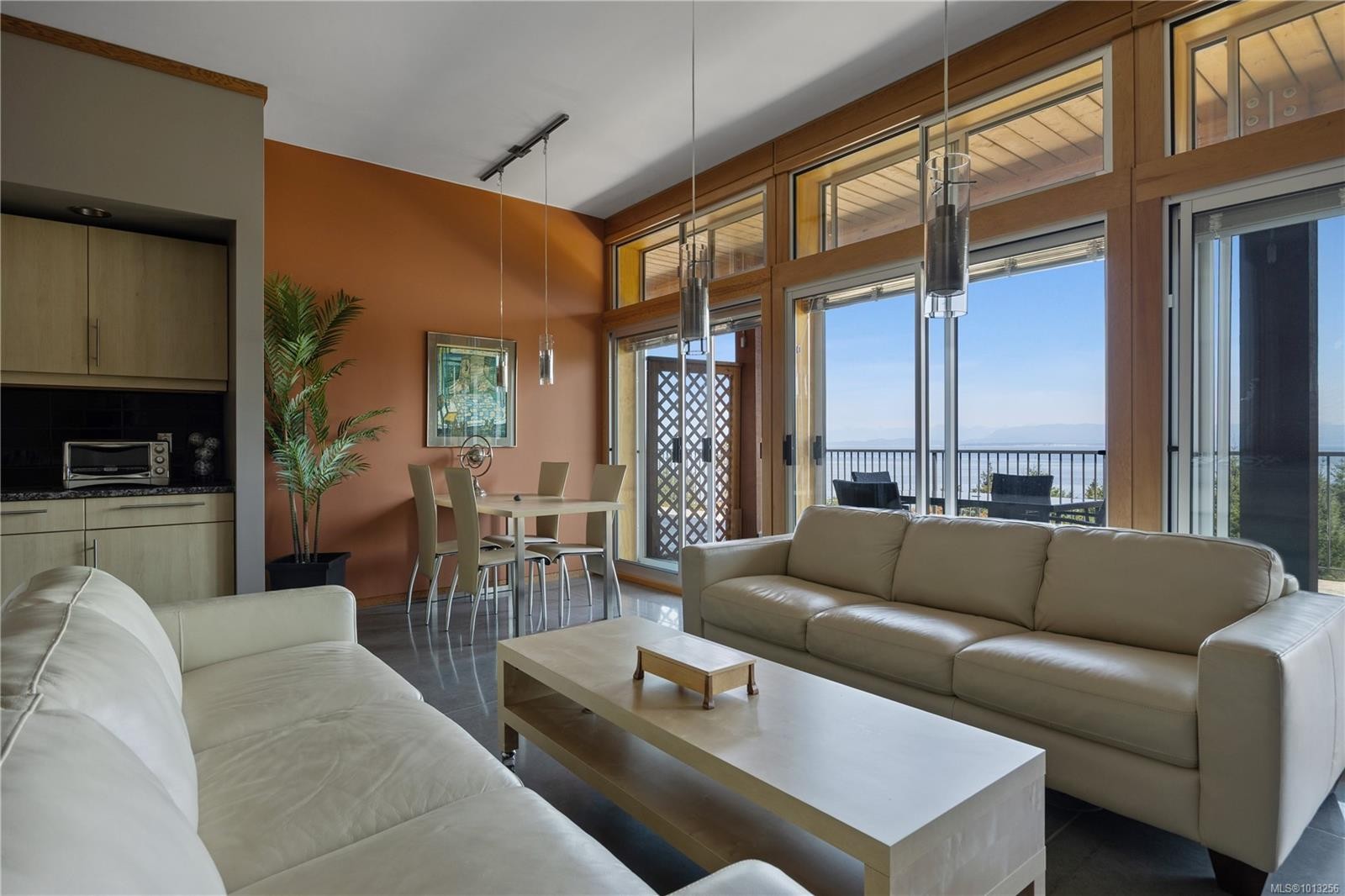 7939 Lenwood Rd, Merville, BC