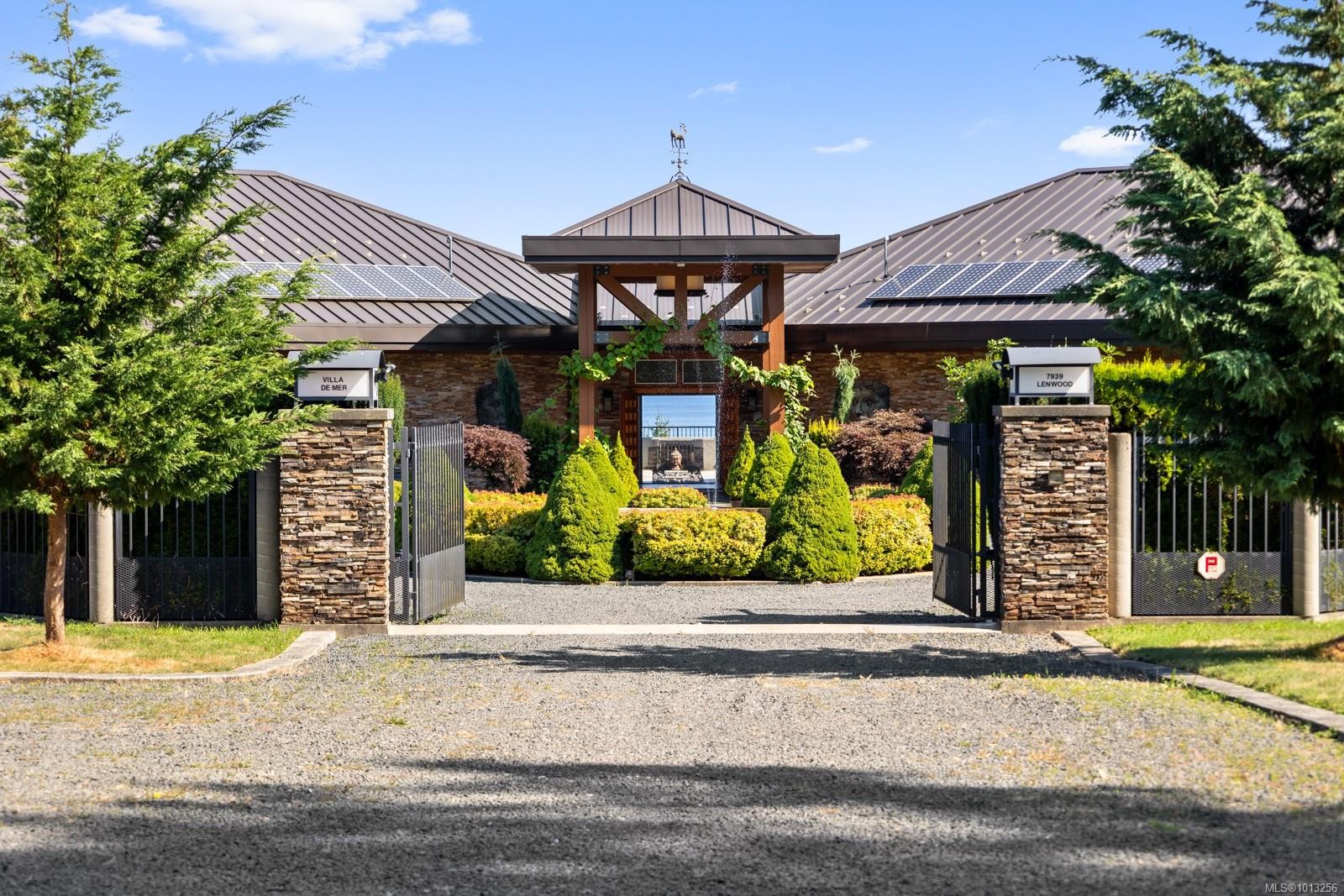 7939 Lenwood Rd, Merville, BC