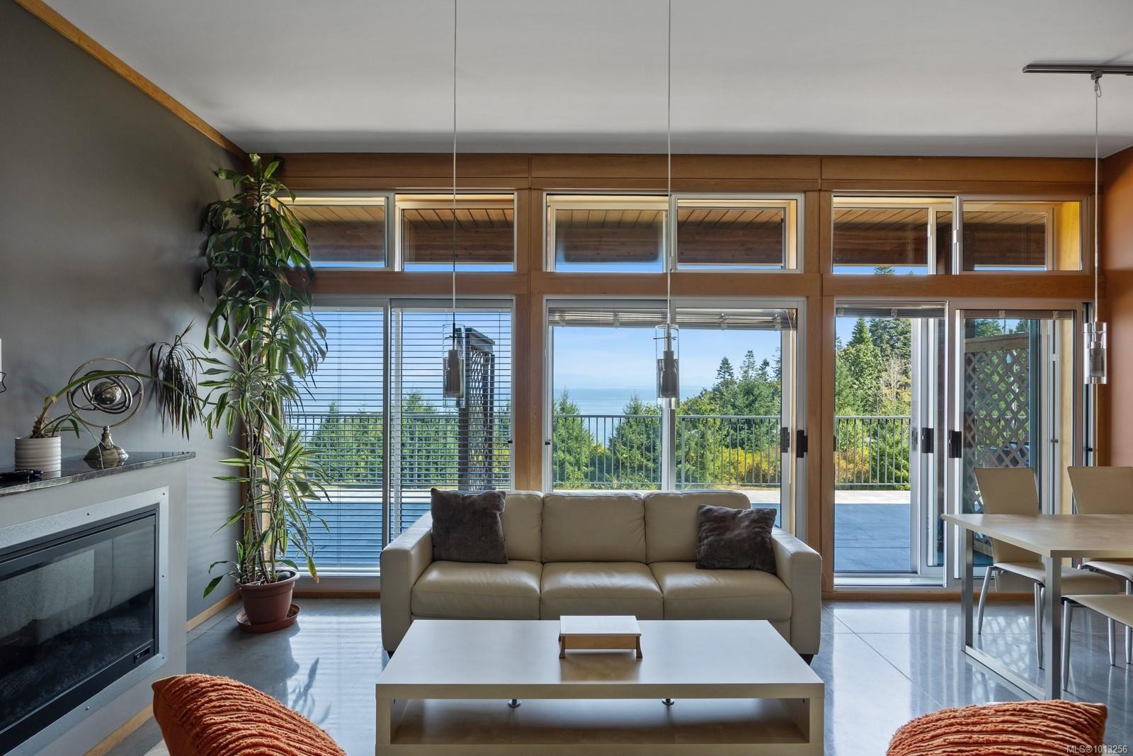 7939 Lenwood Rd, Merville, BC