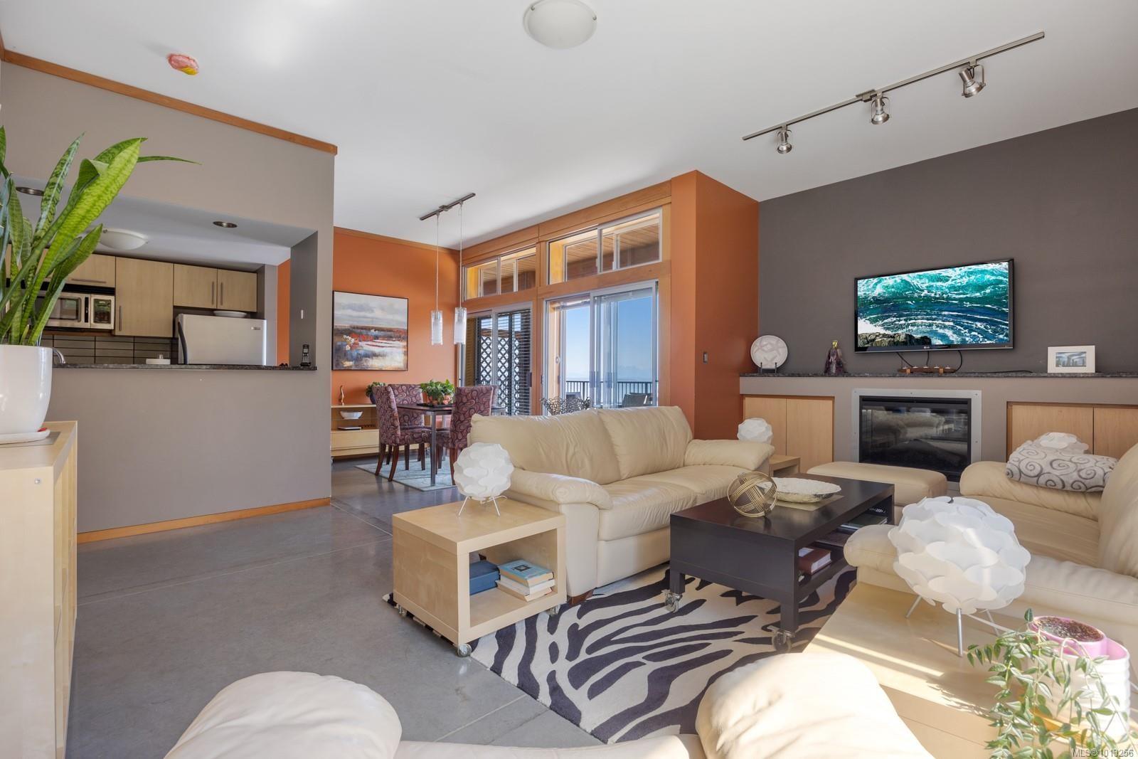 7939 Lenwood Rd, Merville, BC